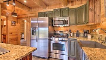 House (2 Bedrooms) | Interior