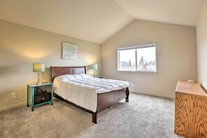 House (4 Bedrooms) | Interior - Welcoming Bend Home < 4 Mi to Pilot Butte! (Bend)