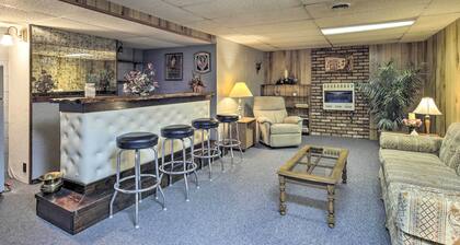 Cozy White Pine Home - 10 Mi to Porcupine Mtn