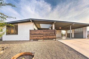 House (3 Bedrooms) | Interior - Desert Getaway w/ Pool, 2 Mi to Lake Havasu! (Lake Havasu City)