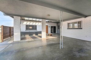 House (3 Bedrooms) | Interior - Desert Getaway w/ Pool, 2 Mi to Lake Havasu! (Lake Havasu City)