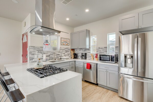 House (3 Bedrooms) | Interior - 5 Mi to Universal Studios: Family Gem w/ Hot Tub! (Burbank)