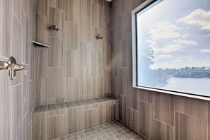 Apartment (3 Bedrooms) | Interior - Elegant Lake Conroe Townhome w/ Boat Slip! (Montgomery)