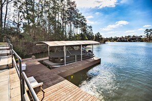 Apartment (3 Bedrooms) | Interior - Elegant Lake Conroe Townhome w/ Boat Slip! (Montgomery)