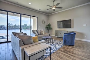 Apartment (3 Bedrooms) | Interior - Elegant Lake Conroe Townhome w/ Boat Slip! (Montgomery)