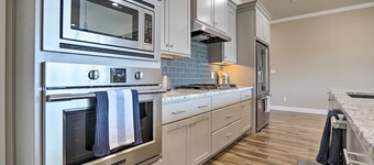 Elegant Lake Conroe Townhome w/ Boat Slip!