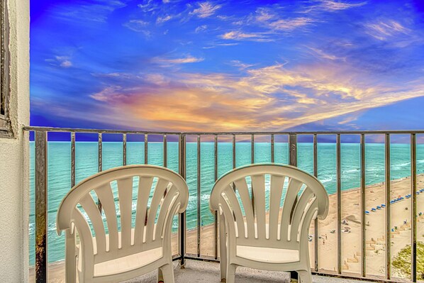 Property grounds - Luxurious Oceanfront Queen Suite - Fully Renovated! Palace Resort 1203 (Myrtle Beach)