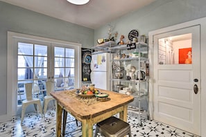 House (2 Bedrooms) | Interior - Lovely Montrose Home w/ Yard: Walk to Dtwn & Park! (Montrose)