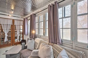 House (2 Bedrooms) | Interior - Lovely Montrose Home w/ Yard: Walk to Dtwn & Park! (Montrose)