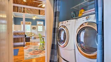 Cottage (3 Bedrooms) | Interior