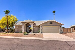 House (3 Bedrooms) | Interior - Mod Casa Grande Home w/ Patio on the Water! (Casa Grande)