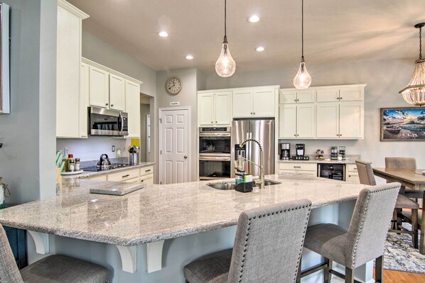 House (4 Bedrooms) | Interior