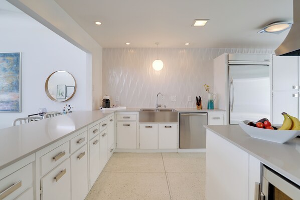 Interior - Pool Access: Mtn-view Palm Springs Condo! (Palm Springs)