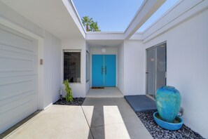 Apartment (2 Bedrooms) | Interior - Pool Access: Mtn-view Palm Springs Condo! (Palm Springs)