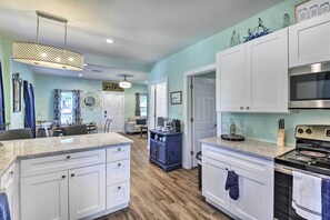 House (3 Bedrooms) | Interior - 1 Mi to Uta: Arlington Elm Cottage w/ Fenced Yard (Arlington)