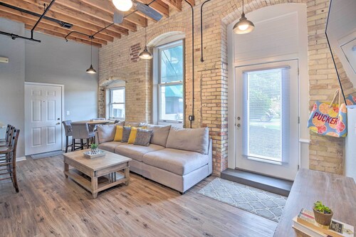 Modern Grand Haven Condo - Steps to Downtown!