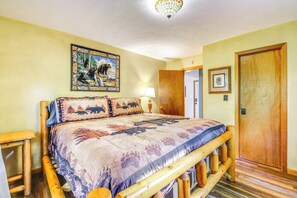 House (2 Bedrooms) | Interior - Pet-friendly Sevierville Rental w/ Private Hot Tub (Sevierville)