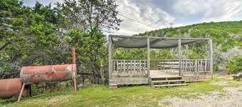 'cedar Falls Cabin 5': 1/2 Mile to Turner Falls