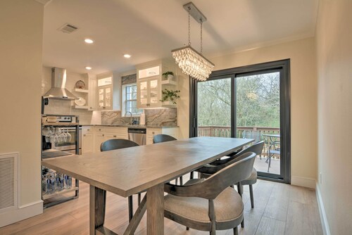 Updated & Modern House < 1 Mi to Dtwn Bentonville!
