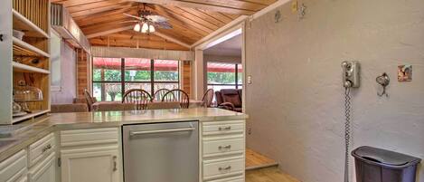 المنشأة من الداخل