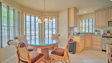 House (5 Bedrooms) | Bahagian dalam