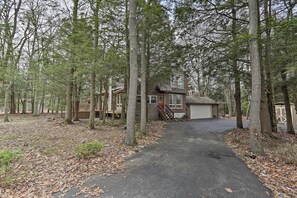 Exterior - Blakeslee Hideaway w/ Lake Access: 3 Mi to Ski! (Blakeslee)