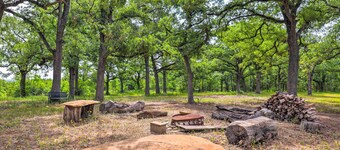 Charming Cameron Farm Retreat ~ 41 Mi to Tamu