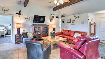 ุงูู
ูุดุฃุฉ ู
ู ุงูุฏุงุฎู