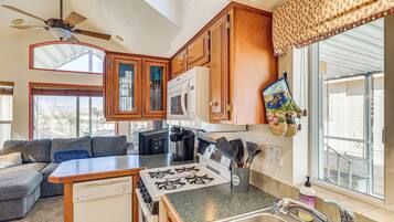 House (1 Bedroom) | Interior