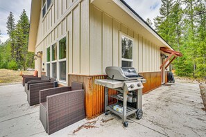 House (2 Bedrooms) | Interior - Riverside Cabin in Bitterroot National Forest! (Darby)