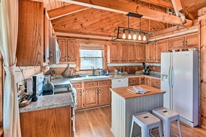 House (3 Bedrooms) | Interior - Family Home w/ Porch & Center Hill Lake Views! (Baxter)