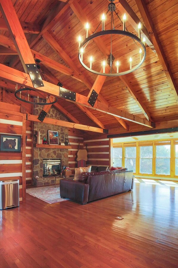 House (3 Bedrooms) | Interior - Family Home w/ Porch & Center Hill Lake Views! (Baxter)