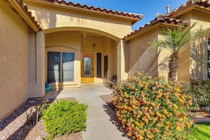 Interior - Private Patio & Grill: Lakefront Chandler Home (Chandler)