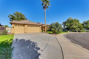 Interior - Private Patio & Grill: Lakefront Chandler Home (Chandler)