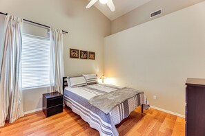 House (4 Bedrooms) | Interior - Private Patio & Grill: Lakefront Chandler Home (Chandler)