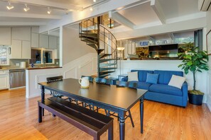 TV, video game console, ping pong - Updated Three Rivers Vacation Rental w/ Gas Grill (Three Rivers)
