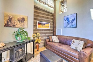 TV, fireplace - 'G' Private Gate House on an Equestrian Estate! (Tucson)