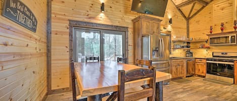 House (3 Bedrooms) | Interior