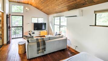 Apartment (0 Bedroom) | Interior