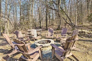 Cottage (3 Bedrooms) | Interior - 2 Mi to Beech Mtn: Family Retreat w/ Fire Pit (Banner Elk)