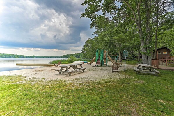 House (3 Bedrooms) | Interior - Cozy Poconos Ranch Home w/ Pool Access, Near Lake! (Gouldsboro)