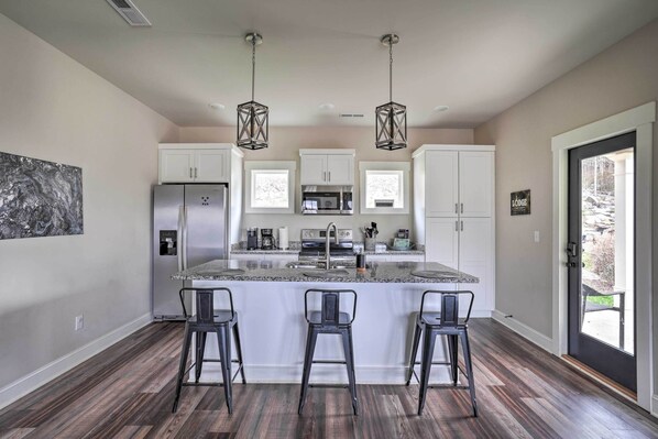 House (4 Bedrooms) | Interior