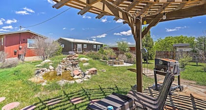 Quaint Garden City Studio w/ Hot Tub: Pets Welcome