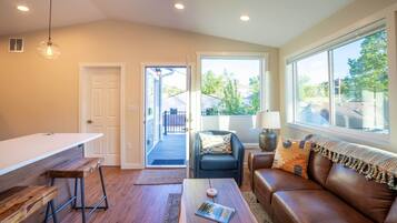 Cottage (2 Bedrooms) | Interior