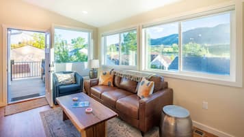 Cottage (2 Bedrooms) | Interior