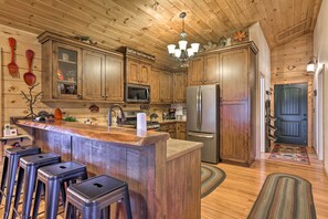 House (1 Bedroom) | Interior - Cozy 'nora's Hideaway' - Charming, Quiet Log Cabin (Duck Creek Village)