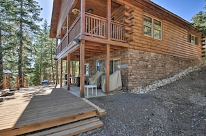 House (1 Bedroom) | Interior - Cozy 'nora's Hideaway' - Charming, Quiet Log Cabin (Duck Creek Village)
