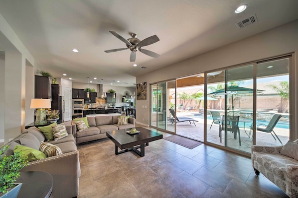 House (4 Bedrooms) | Interior