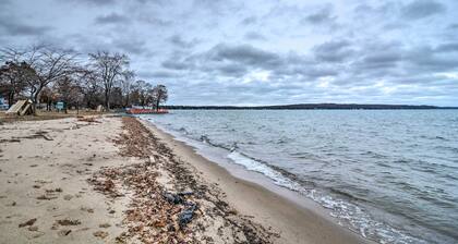 Centrally Located Traverse City Condo 1 Mi to Bay