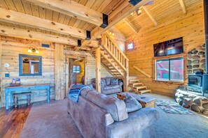 Cottage (3 Bedrooms) | Interior - Pet-friendly Cloudcroft Cabin: Walk to Shop, Food (Cloudcroft)
